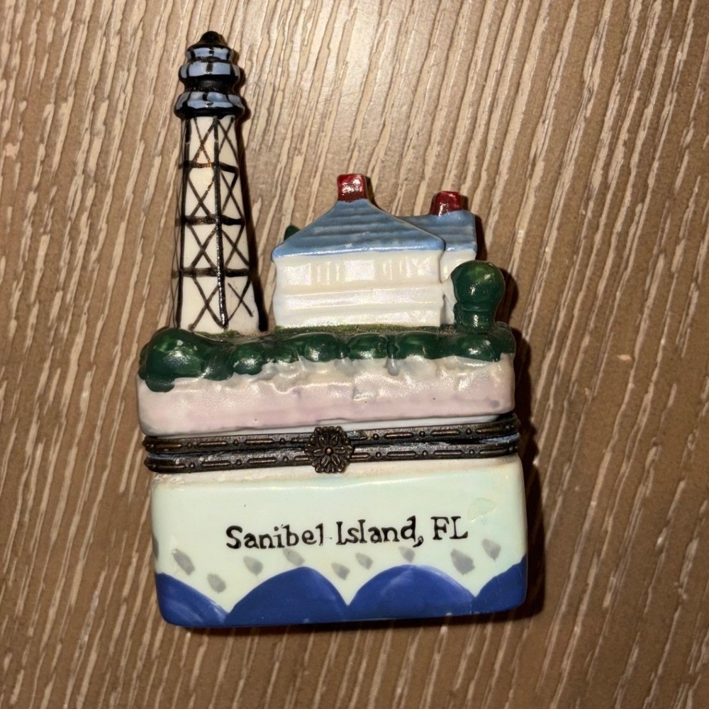 Sanibel Island, FL Lighthouse Collection Ceramic Hinged Trinket Box Souvenir